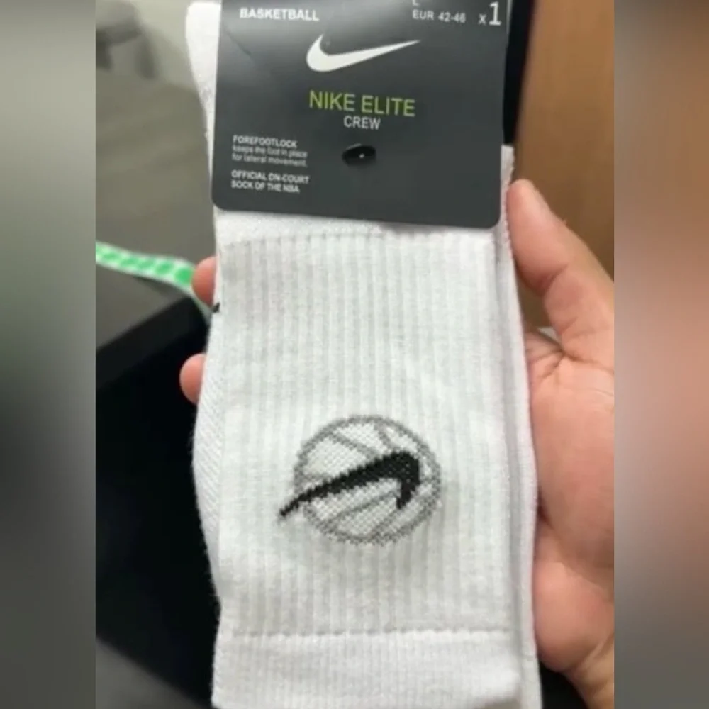 Nike Elite Crew NBA Basketball Sock White Gray Black - NEW - MENS LARGE